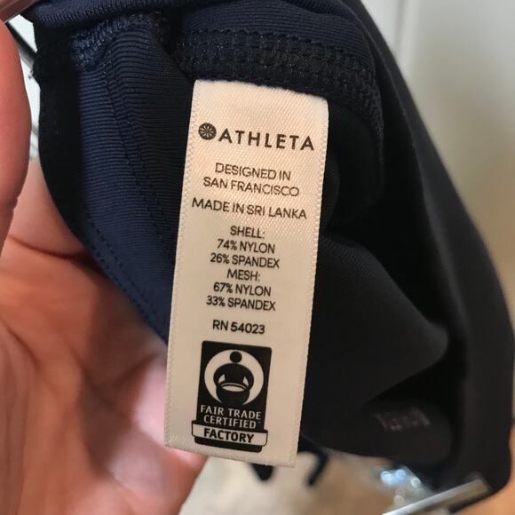 Athleta All In Crops Navy with Pockets S - Picture 7 of 7